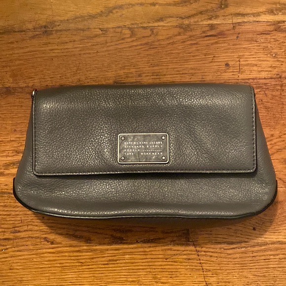 SOLD! Marc by Marc Jacob’s Gray Leather Cross Body Purse - Picture 1 of 9